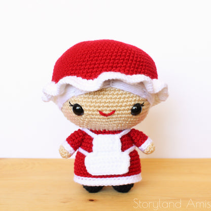 PATTERN Cuddle-Sized Mrs. Claus Amigurumi