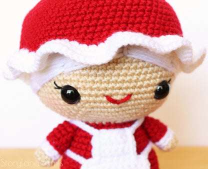 PATTERN Cuddle-Sized Mrs. Claus Amigurumi