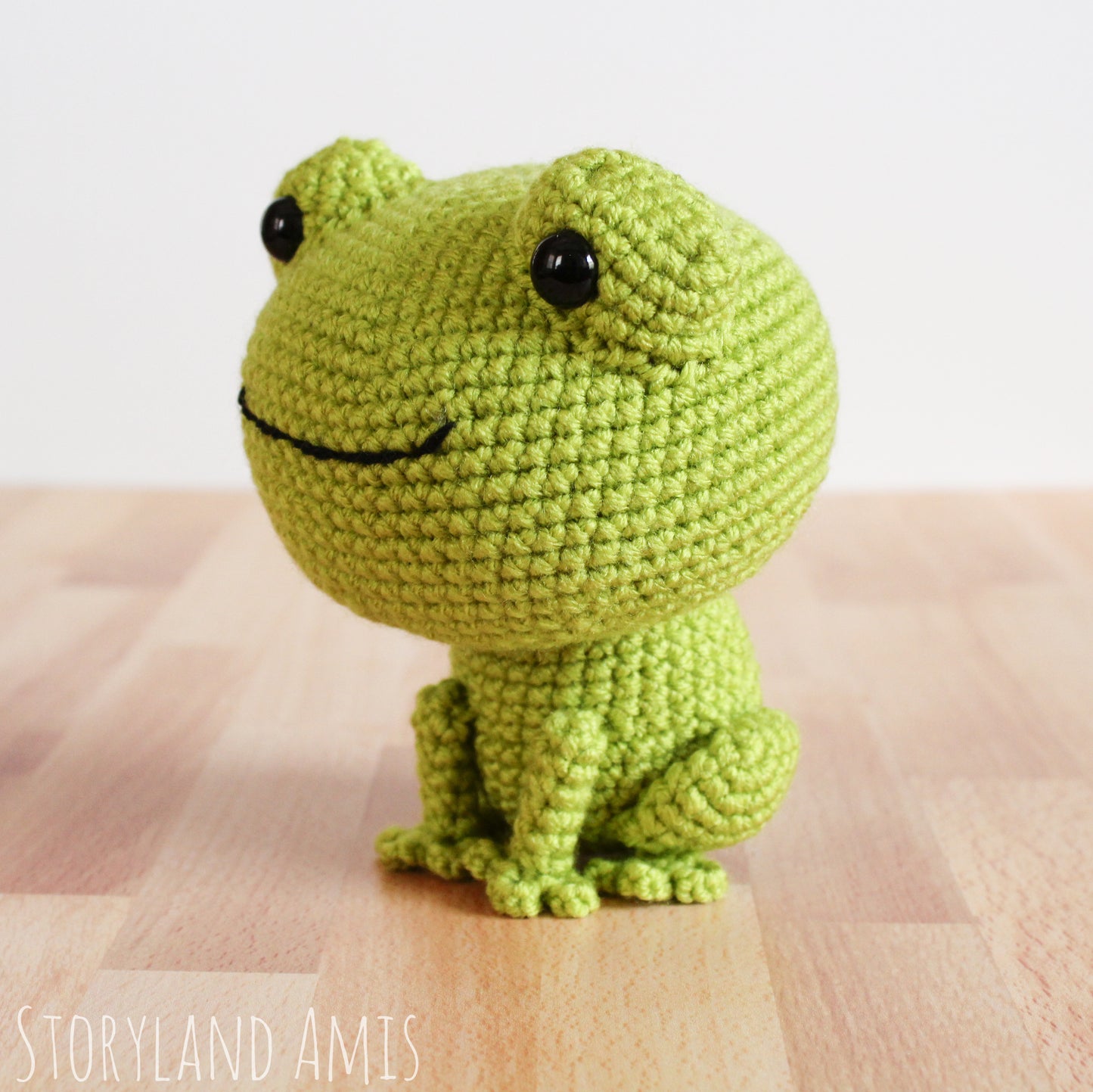 CROCHET PATTERN Ribbert the Frog Amigurumi