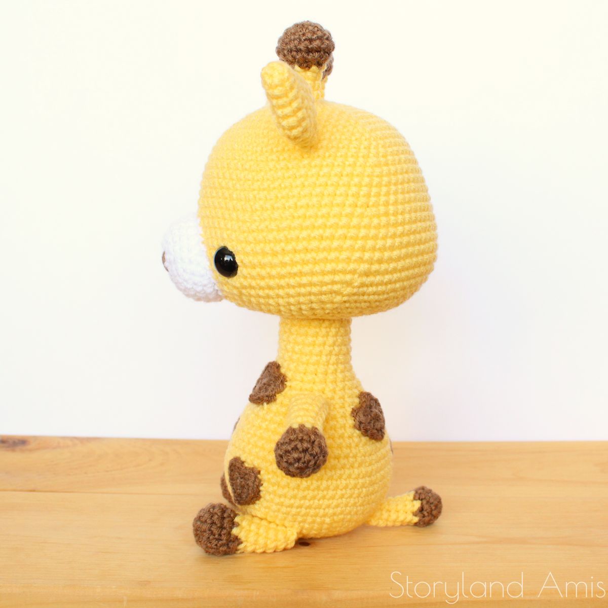 PATTERN Gerald the Cuddle-Sized Giraffe Amigurumi