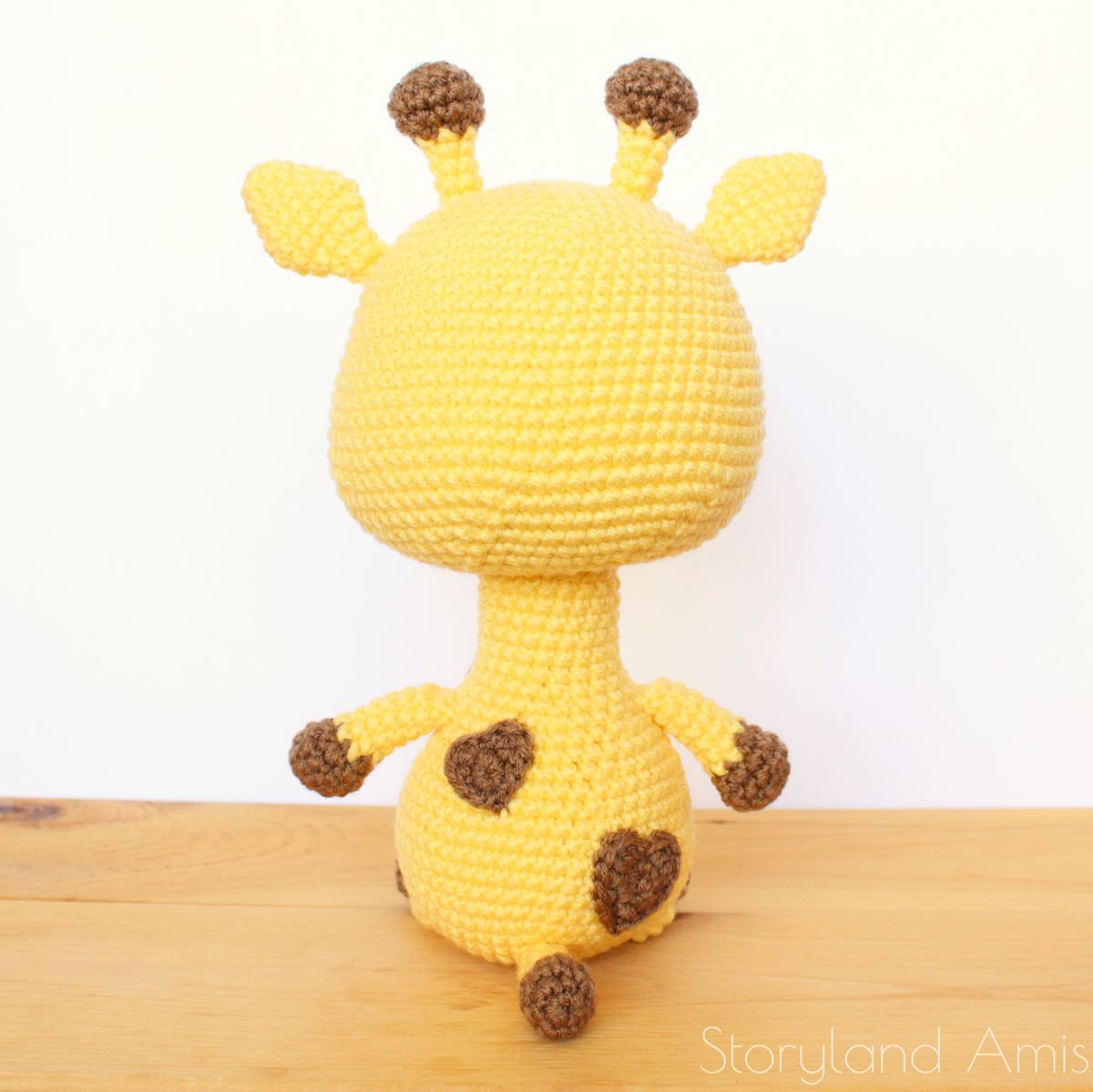 PATTERN Gerald the Cuddle-Sized Giraffe Amigurumi