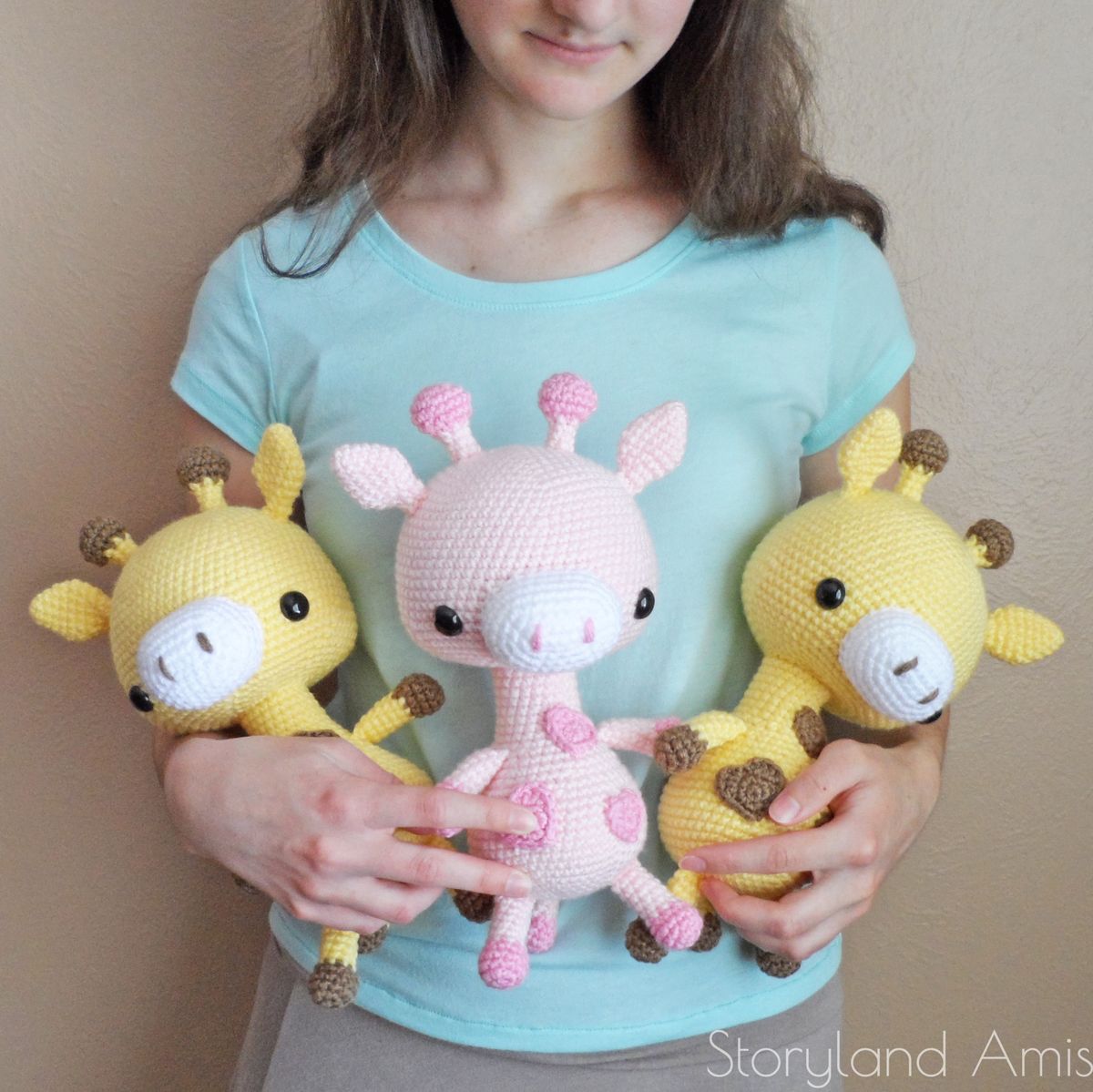 PATTERN Gerald the Cuddle-Sized Giraffe Amigurumi